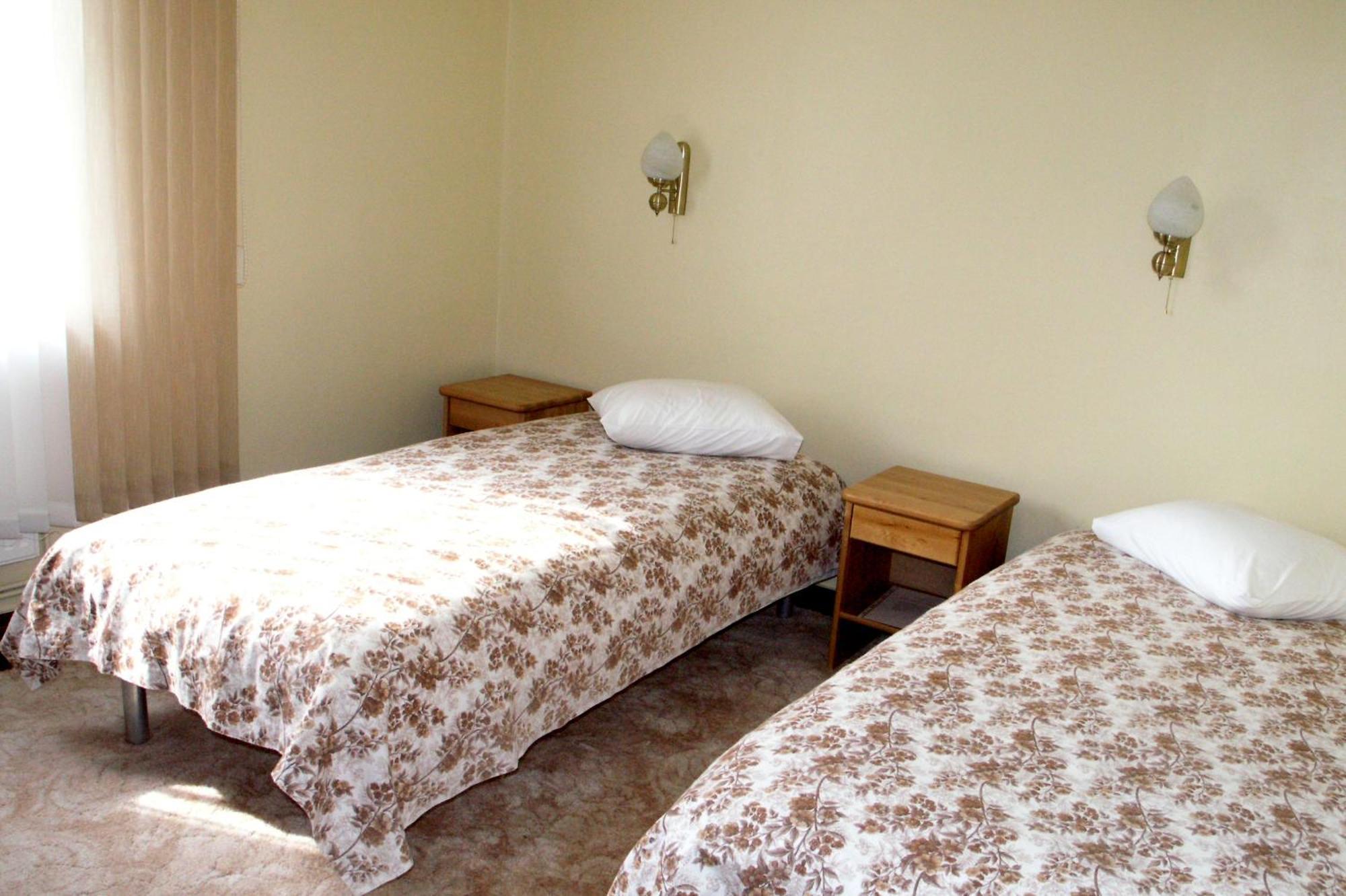 Meteorits Hotel สมิลเตเน ภายนอก รูปภาพ